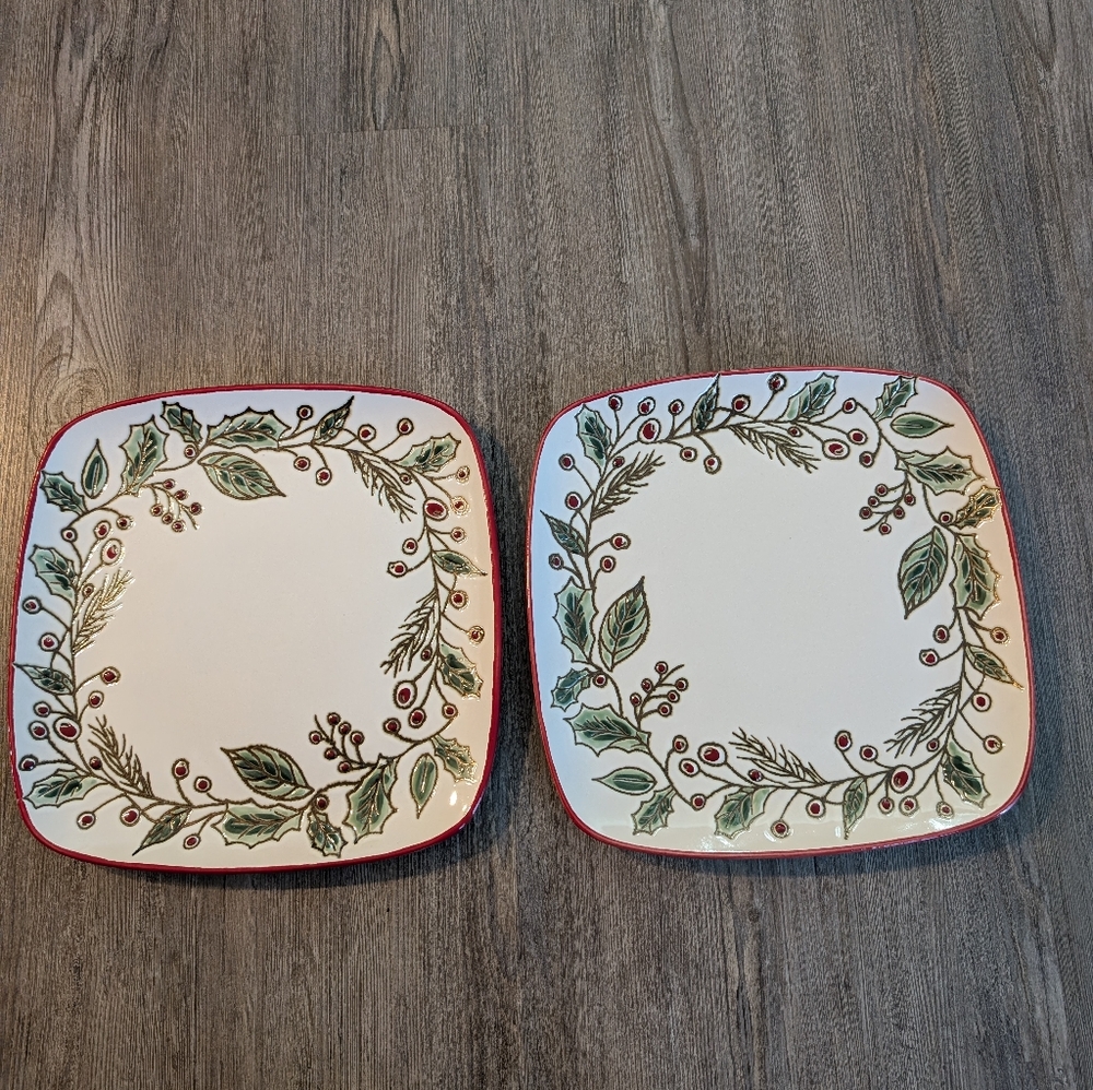 InHomeStylez Christmas Holly Berry Etched Square Dinner Plates (2)